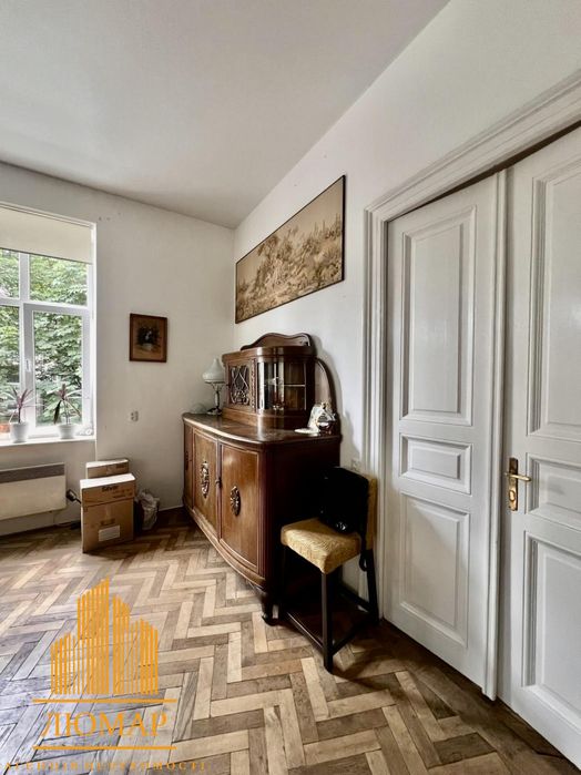 Продам 3-х кім квартиру + приміщення під оренду (25 м.кв.)
