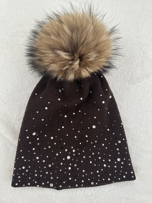 Шапка з натуральним хутром і стразами