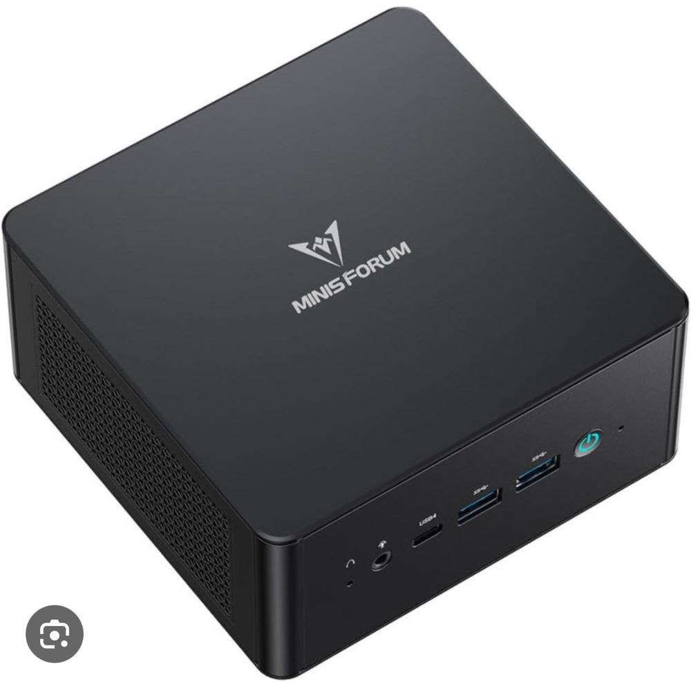 Minisforum um890 pro mini pc (Ryzen 9 8945HS, 780M, 32GB DDR5, 240 m2)