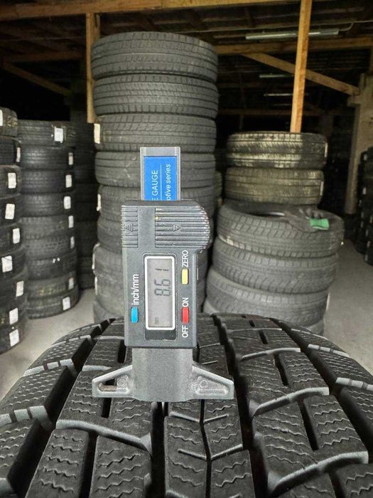 Шини зимові 225/60 R17 DUNLOP WINTER MAXX SJ8 8mm