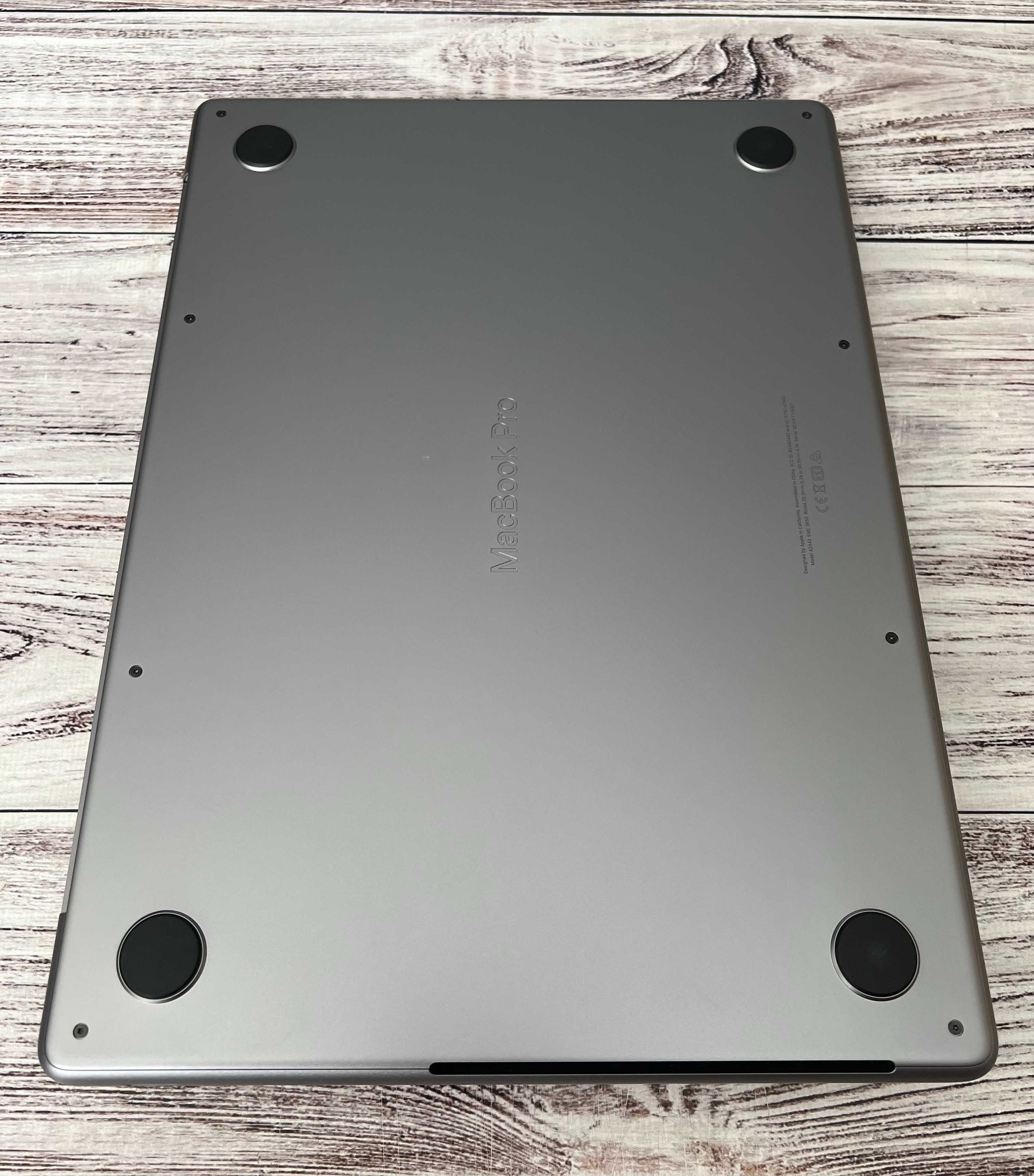 Macbook Pro 14" 2021 M1 Pro / 16Gb DDR5 / SSD 512Gb