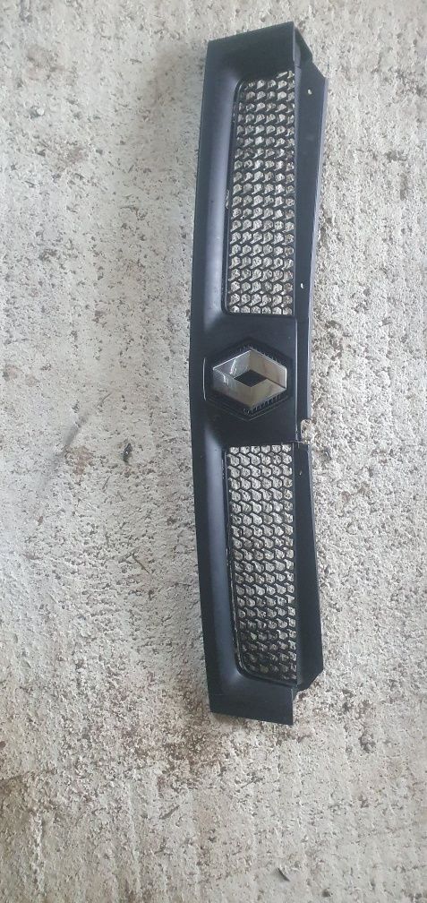 Grill Renault Master 2 grill atrapa oslona przód przednia zderzaka