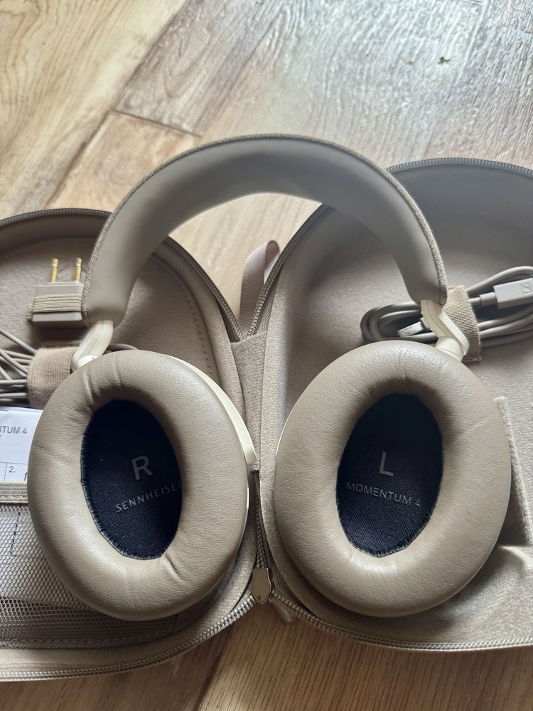 Наушники Sennheiser Momentum 4 (M4AEBT)