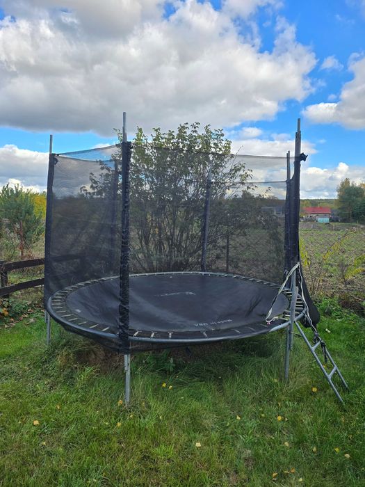 Trampolina ogrodowa