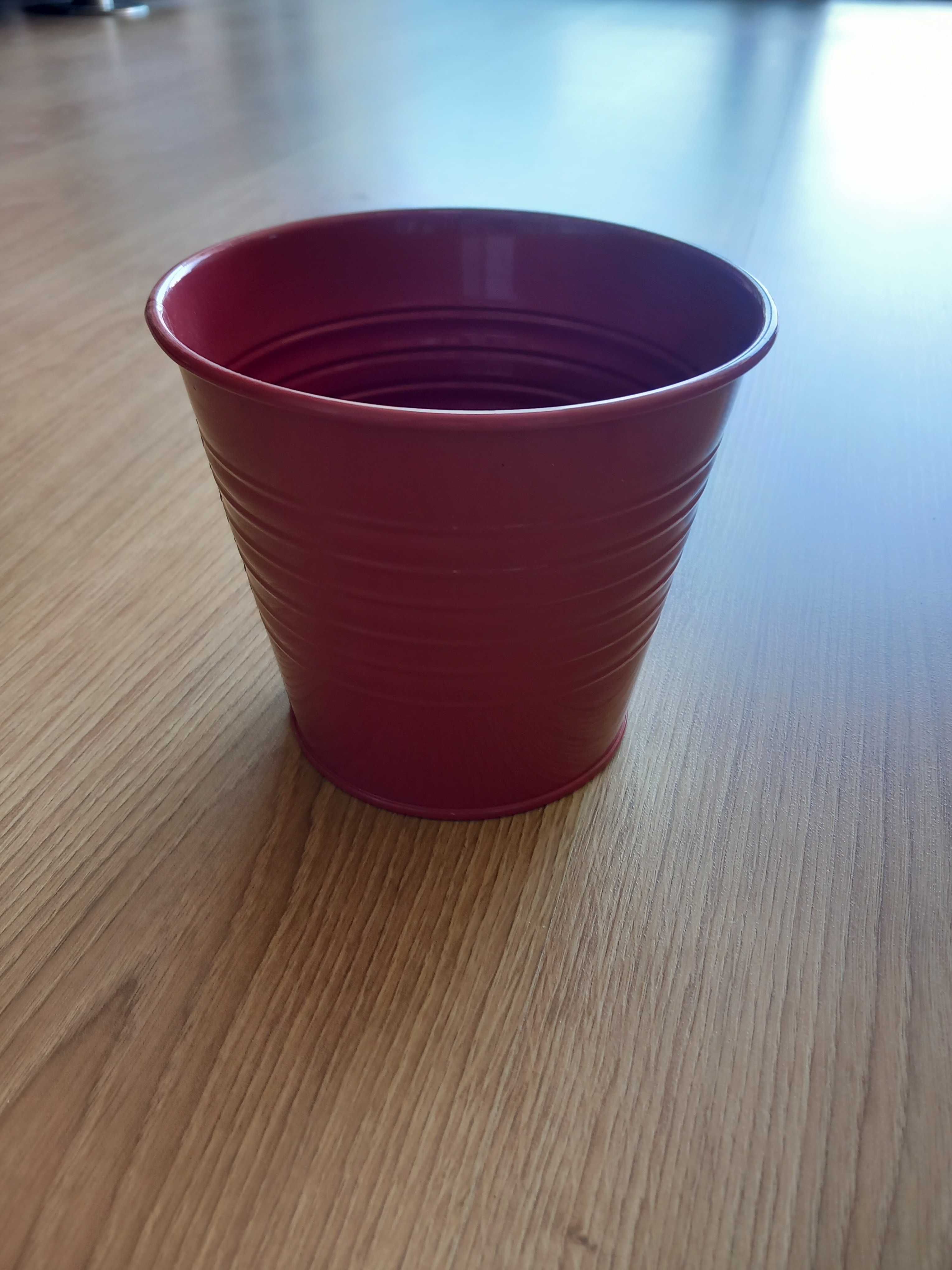 1 vaso e 1 balde IKEA vermelho