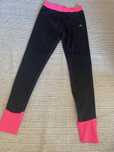 leggings pretas e rosa da decathlon