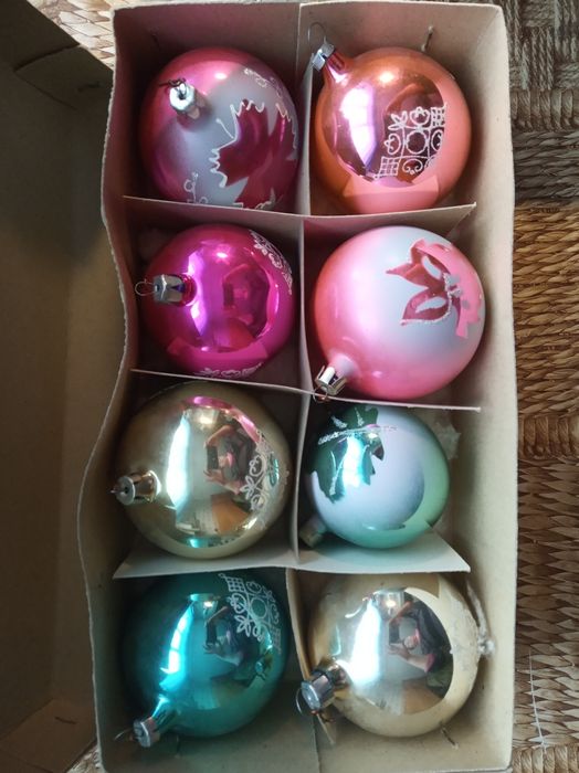 Ёлочные игрушки.