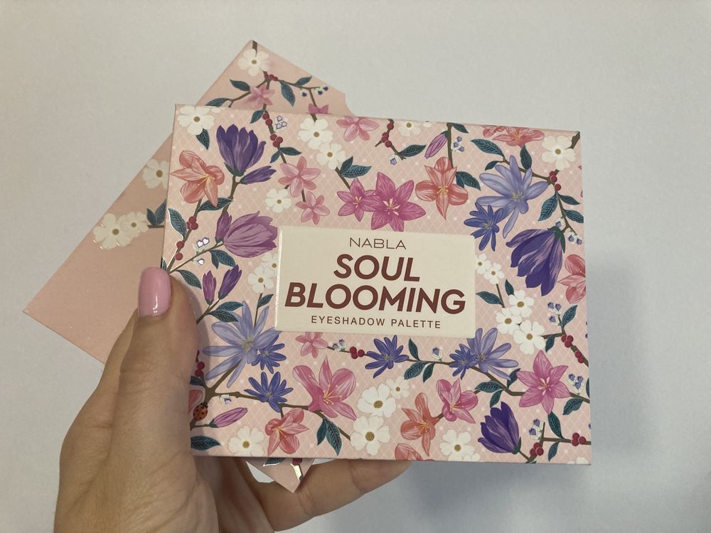 Paleta Nabla Soul Blooming cieni cienie paletka