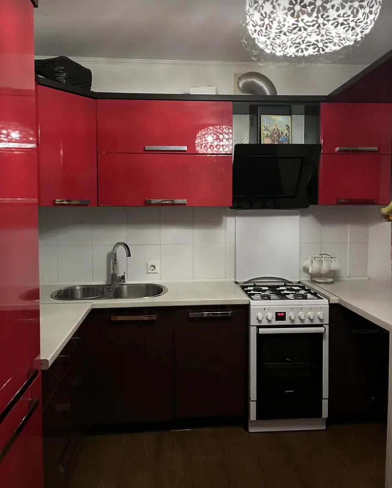Продаж 2к квартири 64 кв. м на вул. Карпенка