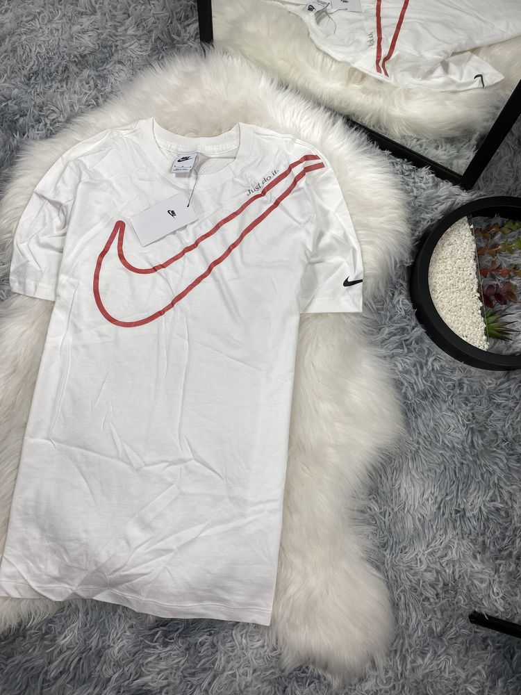 Футболка Nike Big Swoosh Tech Modern Flecee