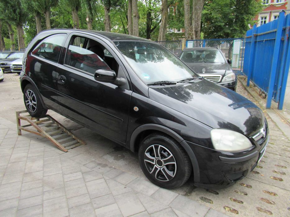 Opel Corsa C 1.2 80km ekonomiczny niezawodny ładne blachy benzyna 2004