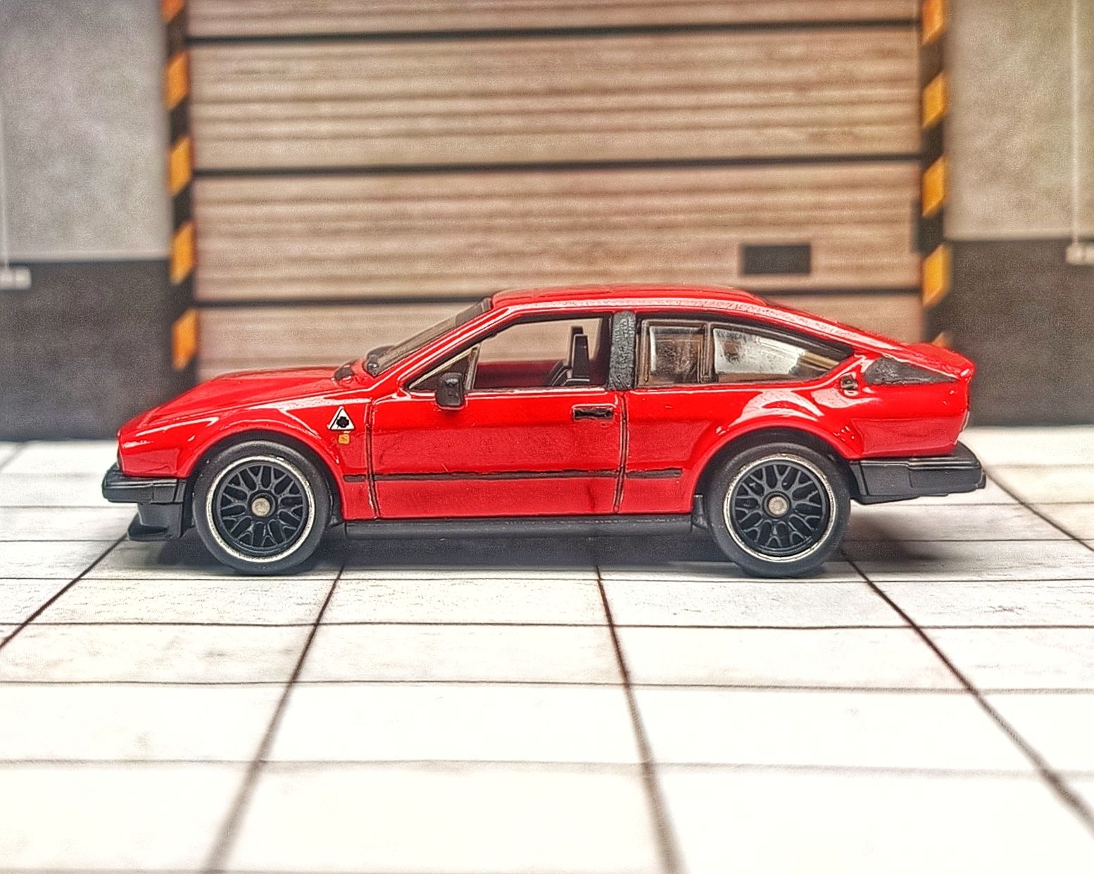 Model Alfa Romeo GTV6 Hot Wheels