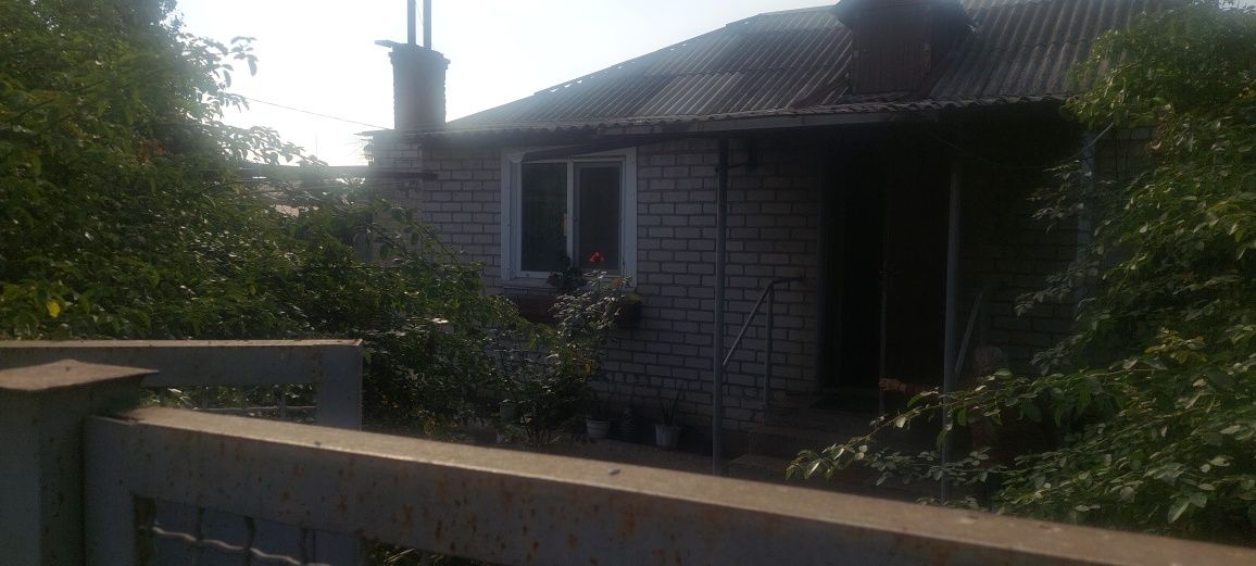 Продам ГАРНИЙ ДОБРОТНИЙ будинок Крюків, район зуп. " ВАГОНЗАВОД "