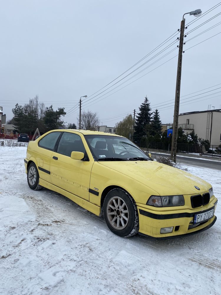 BMW E36 318TI (compact, 1.8is) Dakar Gelb