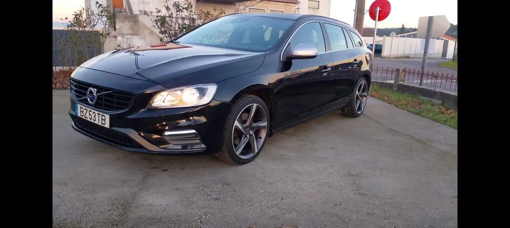 Volvo V60 2.0 D3 R-Design Momentum