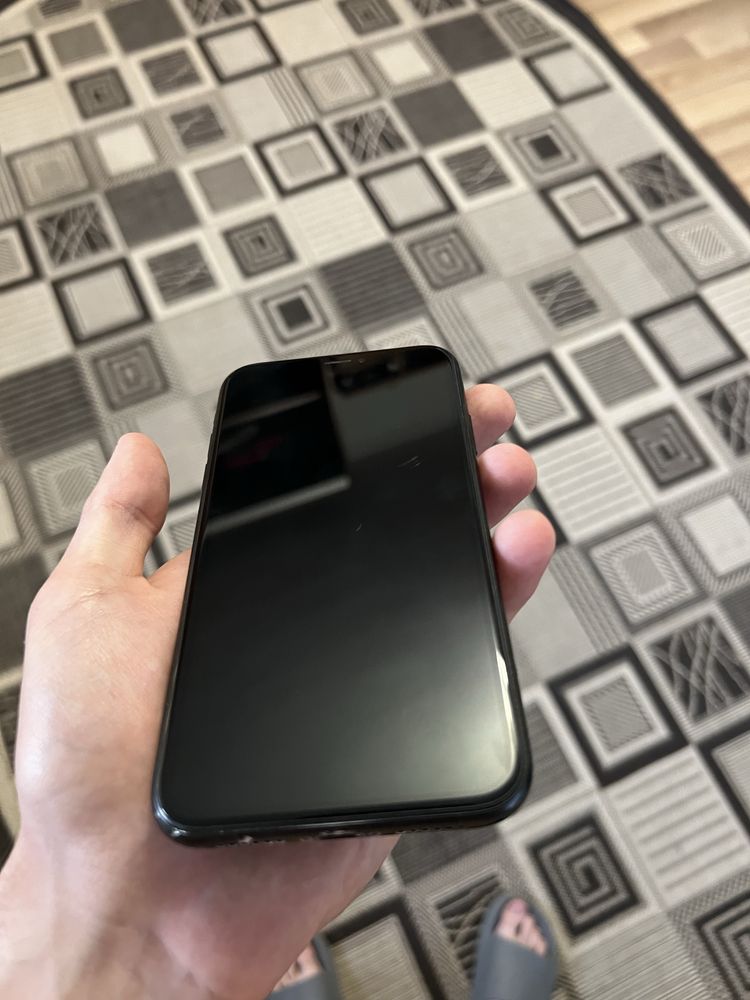 Продам Iphone XR