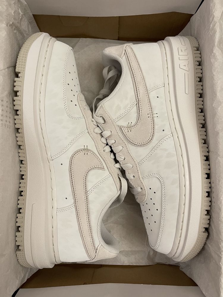 Кроссовки Nike Air Force 1 Low Luxe Triple White Gore-Tex Оригинал