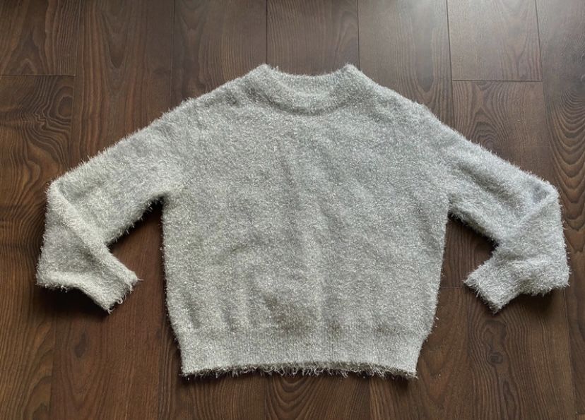 Sweter damski H&M ze srebrną nitką rozmiar XS