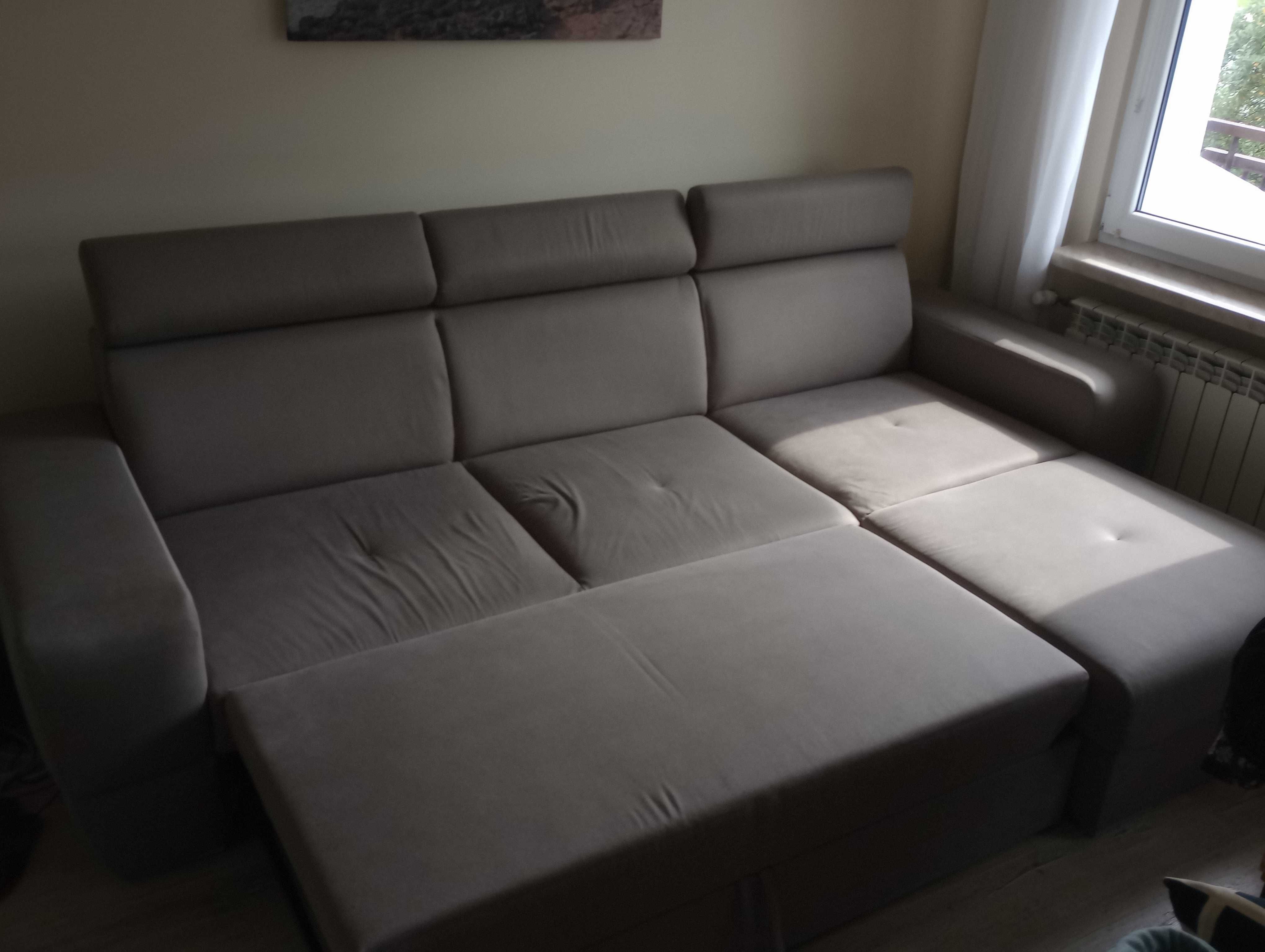 Rozkładana duża sofa z funkcją spania