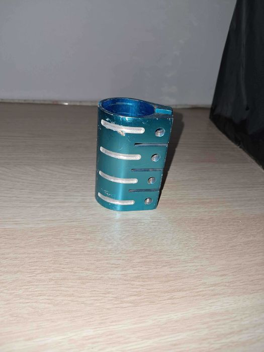 zacisk niebieski do hulajnogi wyczynowej