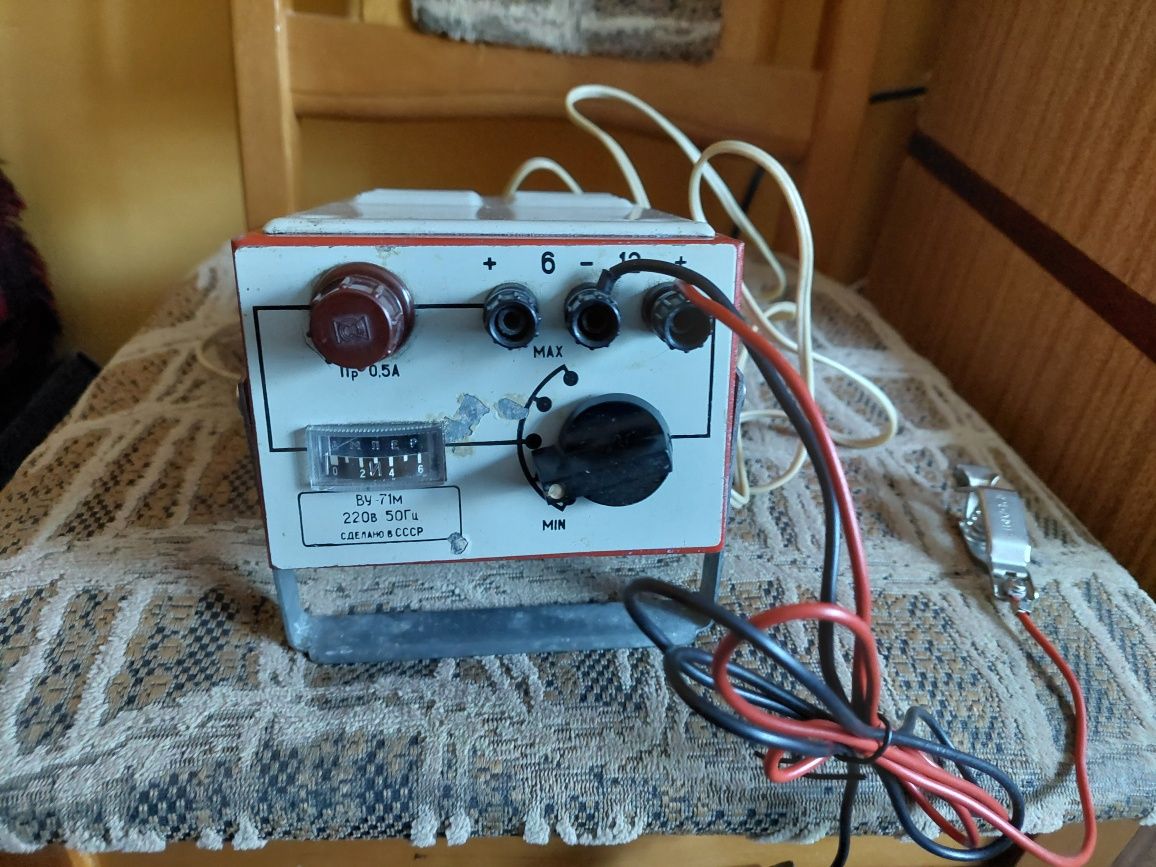 Prostownik samochodowy 12V 6v-24v, 10-40A/ odsiarczanie