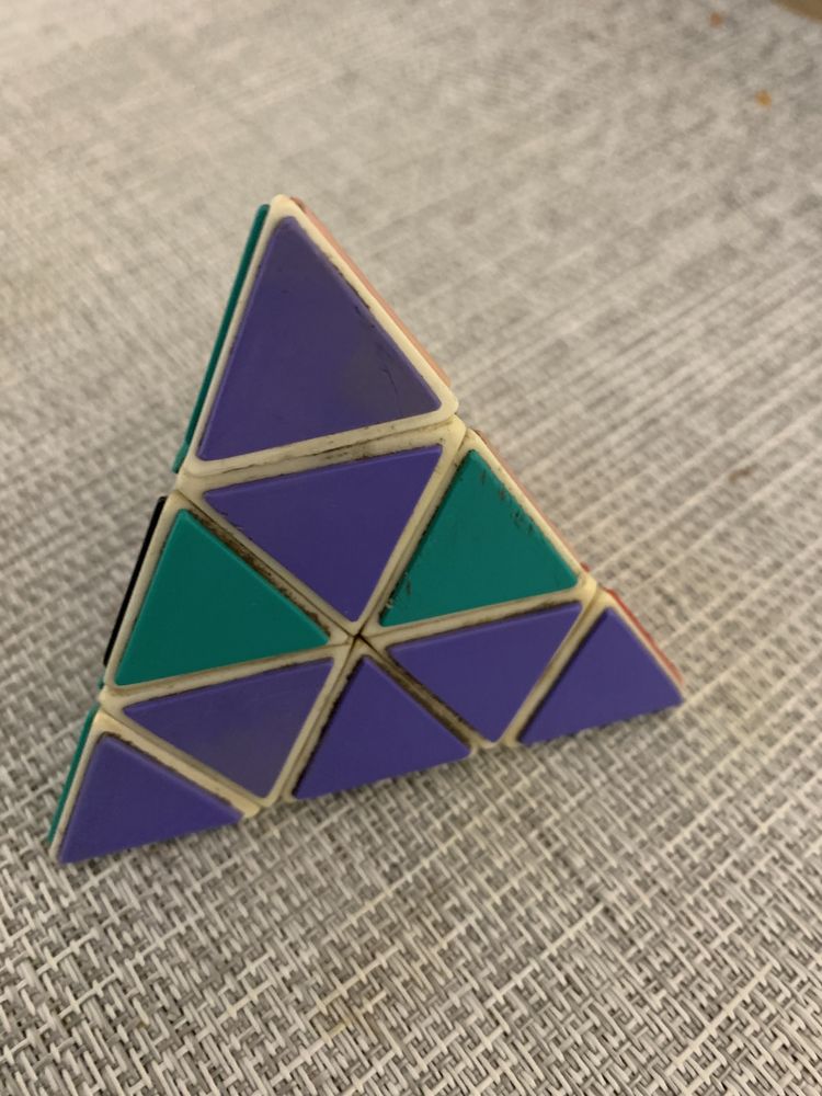 Кубик Рубика, треугольник