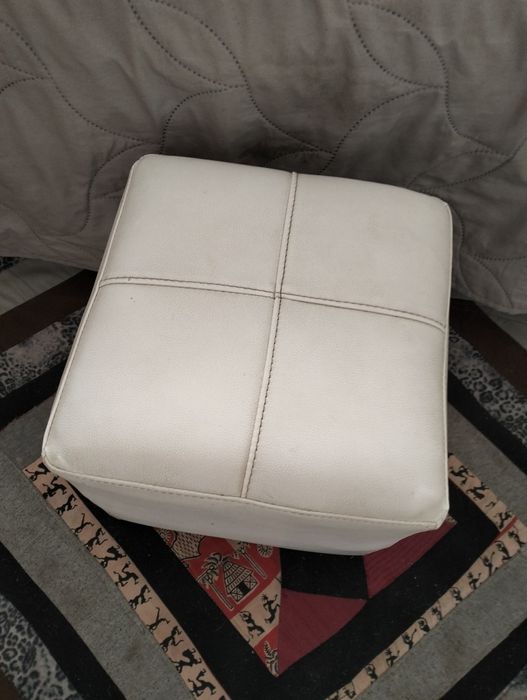 Puff pequeno para venda.