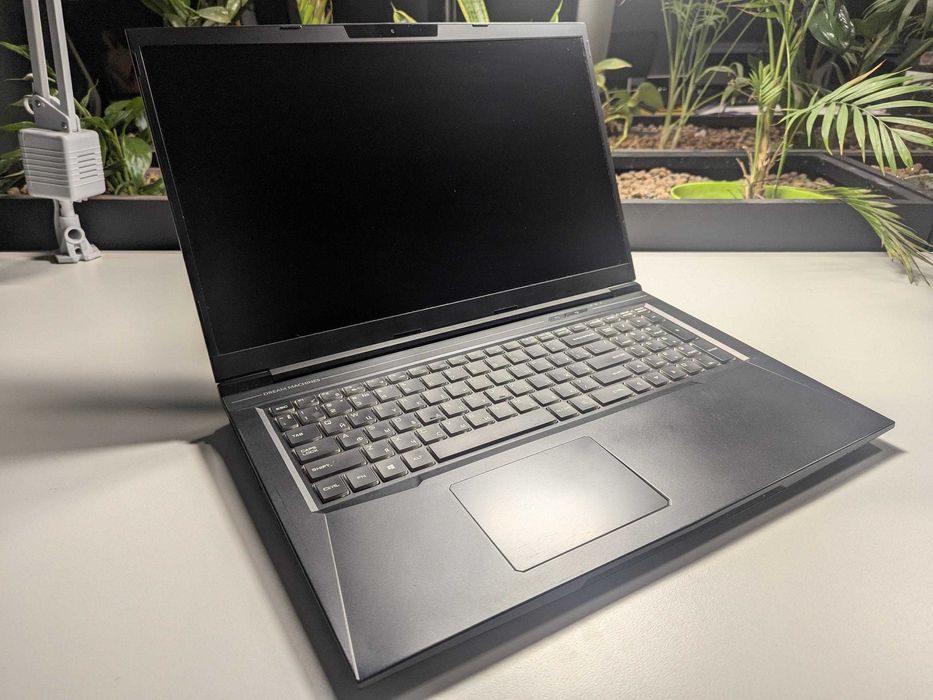 Продаж ноутбука Dream Machines 17.3"/32GB/1TB/Ryzen 7 5800H/3060