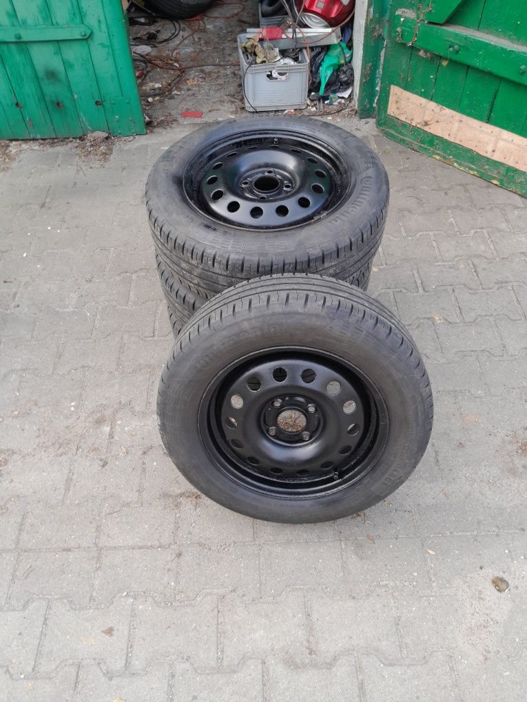 Koła letnie CONTINENTAL, 185/65/R15.Felgi stalowe.