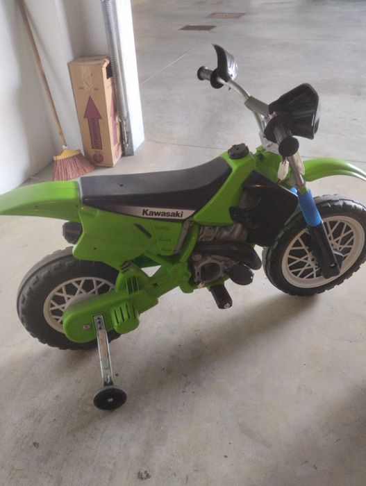 Moto elétrica criança