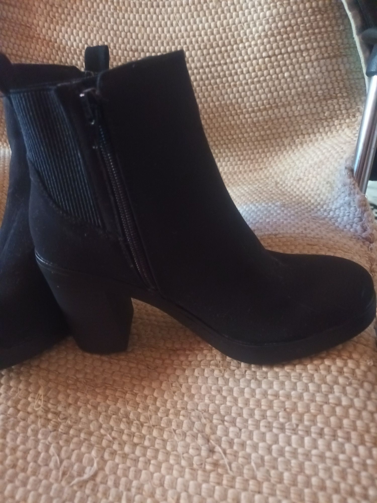 Botas pretas camurça com tacão seaside