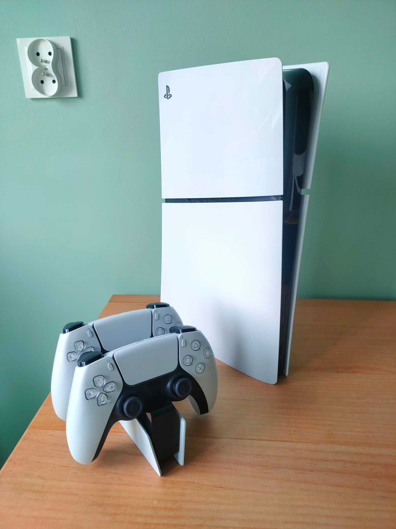 PS5 PlayStation Digital Slim 1TB 2 pady i ładowarka