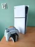 PS5 PlayStation Digital Slim 1TB 2 pady i ładowarka