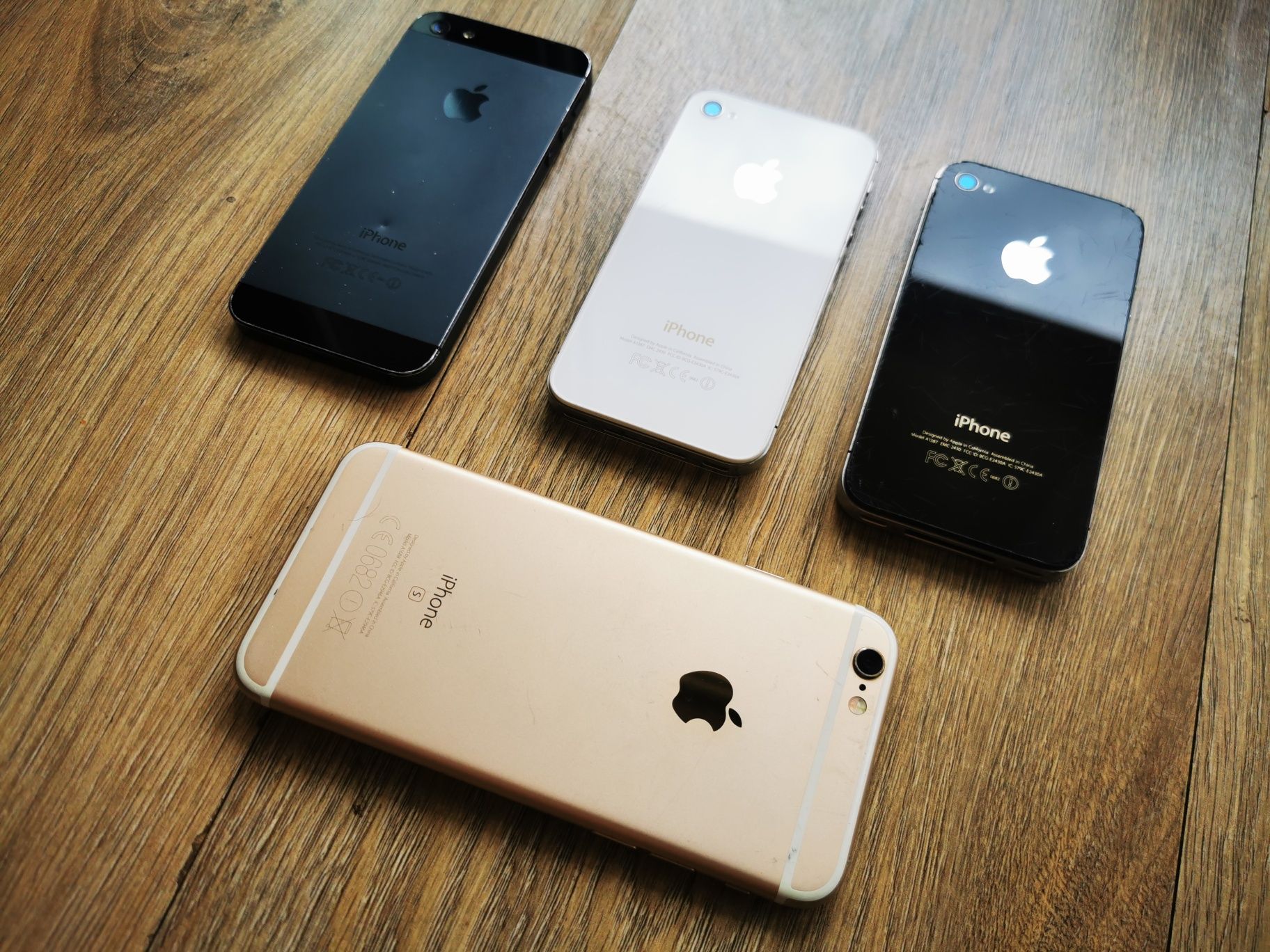 Zestaw telefonów iPhone