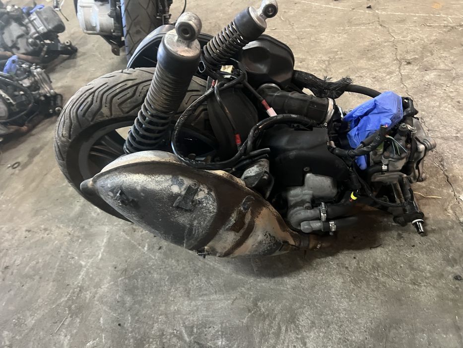 Piaggio mp3 300 yourban silnik kompletny