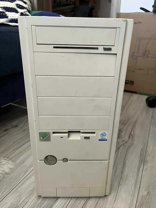 Komputer Retro, Celeron D S478, 1,5GB Ram DDR, RX9250