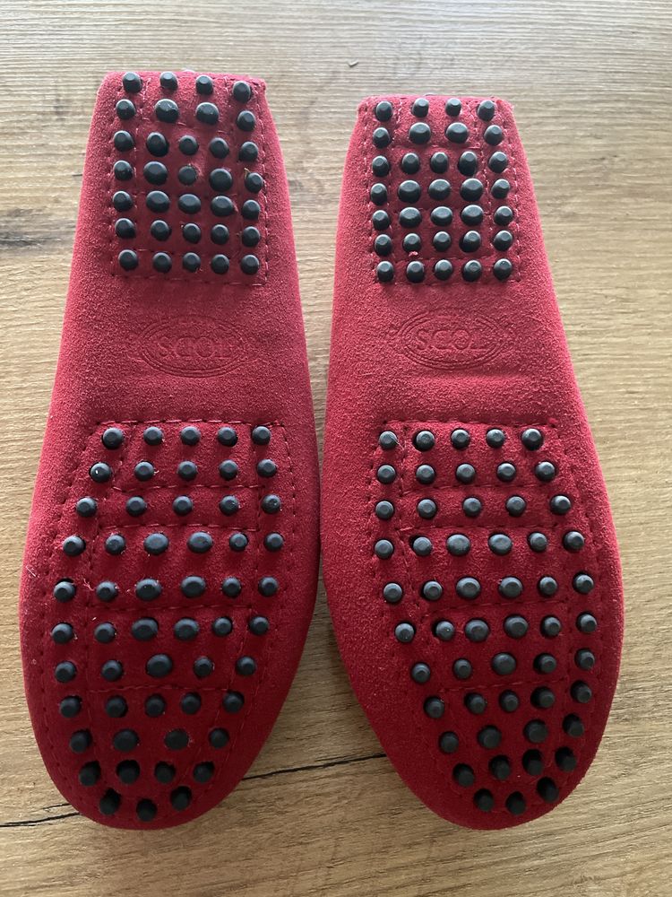 Buty czerwone z zamszu