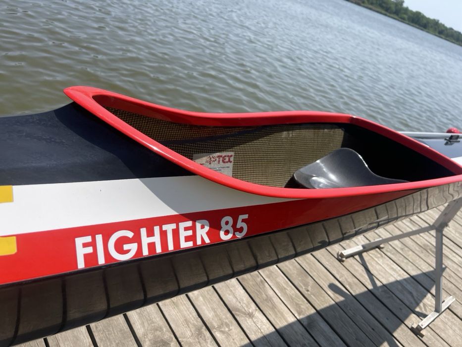 Продам байдарку спортивну!