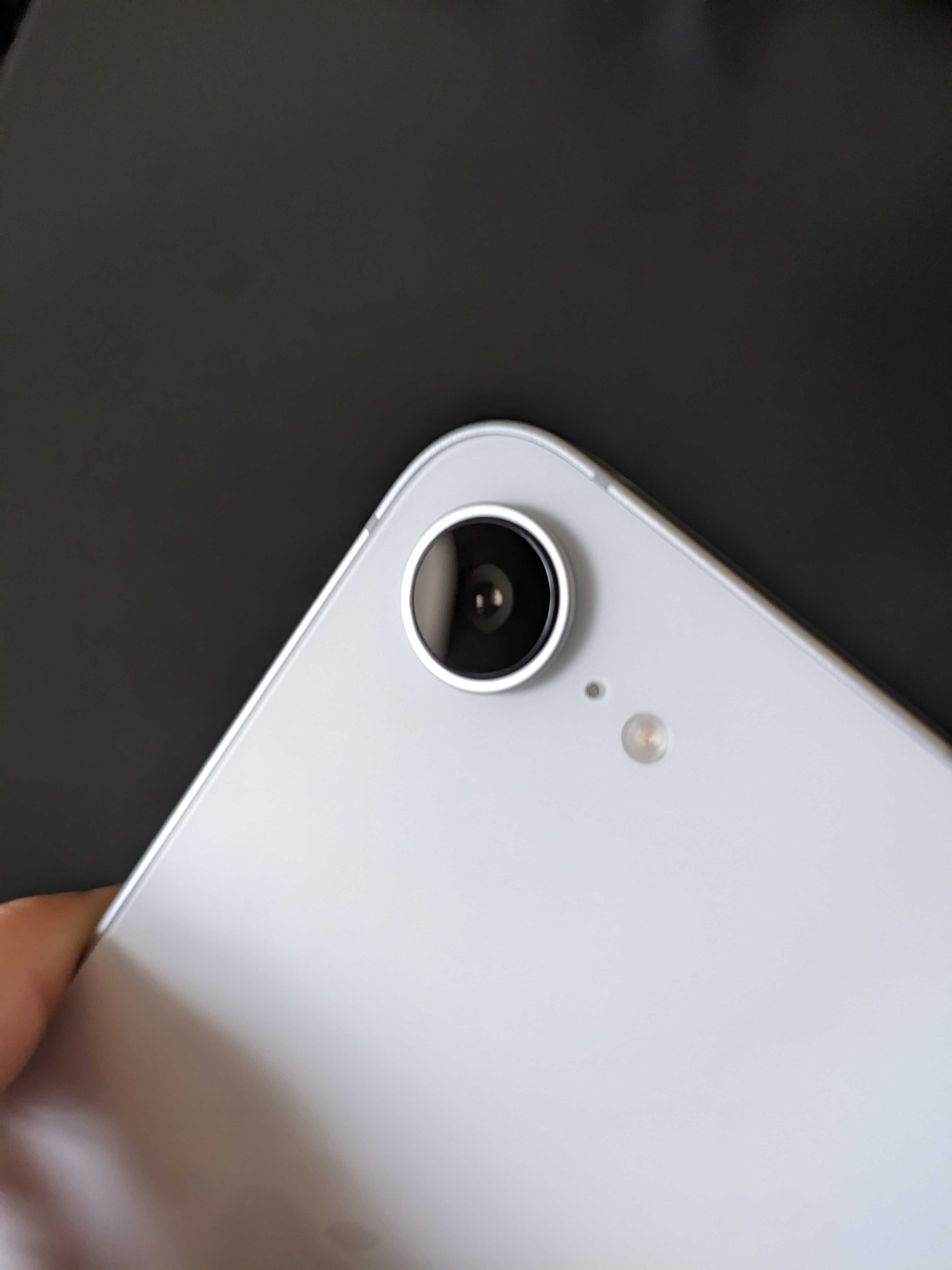 iPhone 16e 8/128GB White – стан нового + чохол і скло у подарунок!