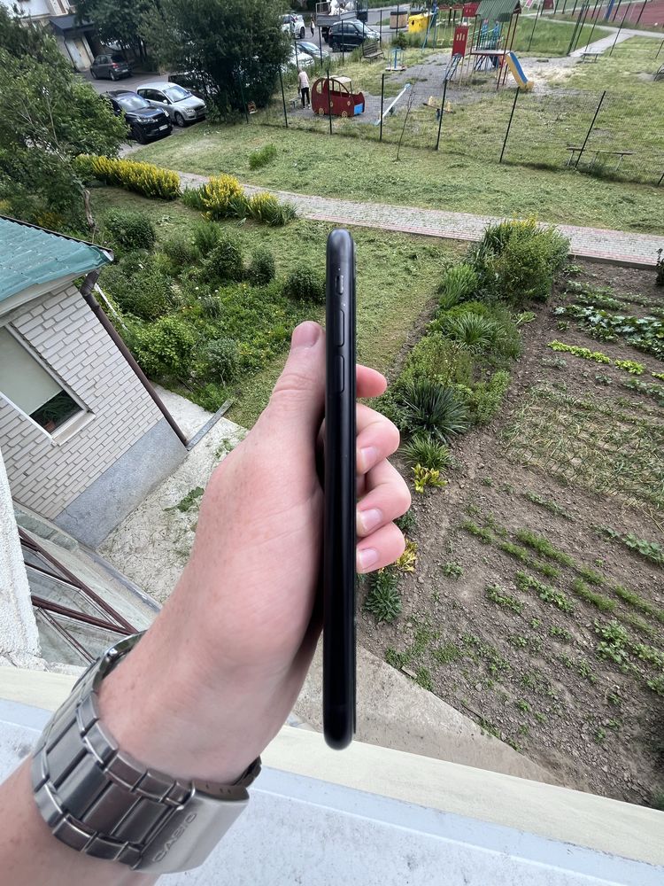 Продам Iphone XR 128Gb