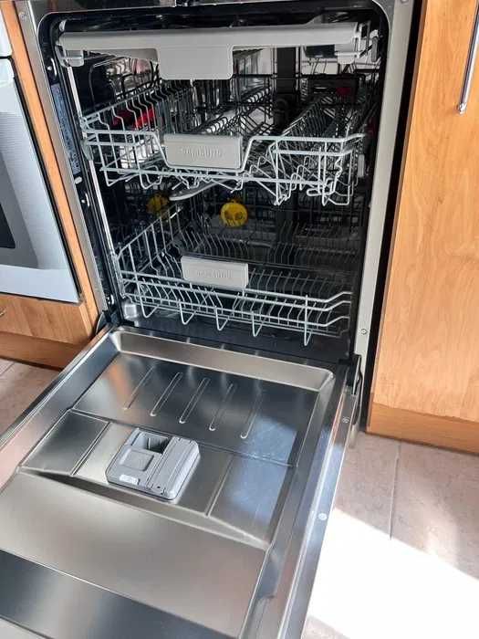 Máquina de Lavar Loiça SAMSUNG muito nova
