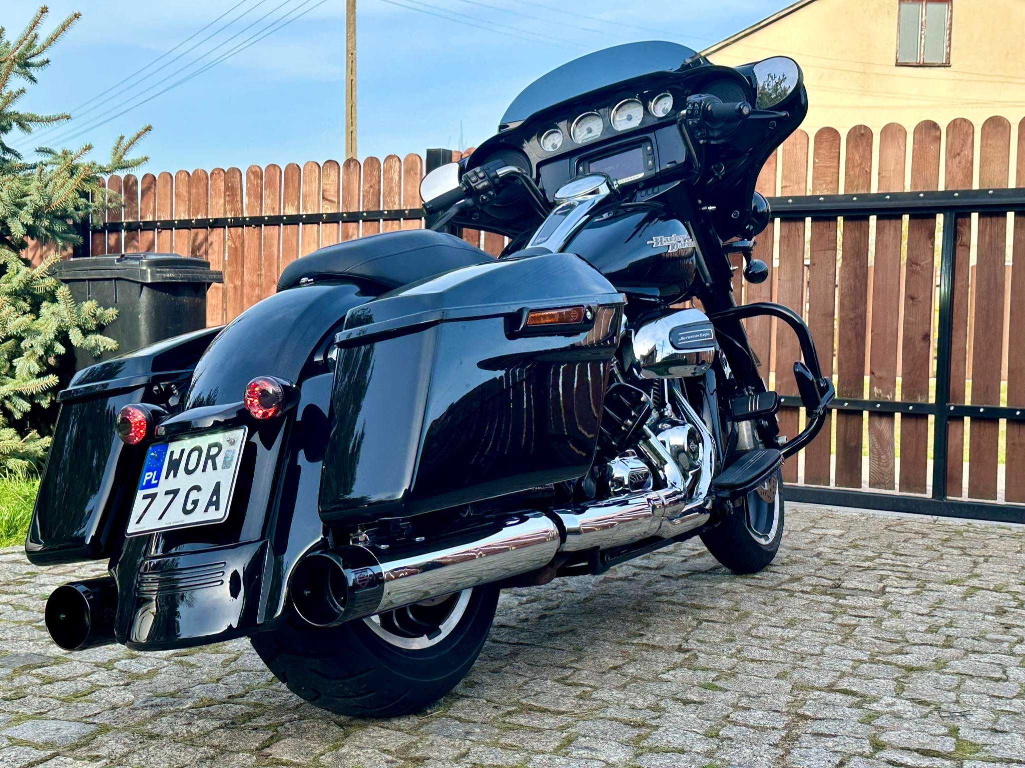 Harley-Davidson Touring Street Glide Salon PL 107 cali stage I