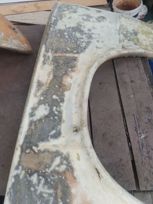 Продам два передних крыла на ваз 2101 со стекловолокна