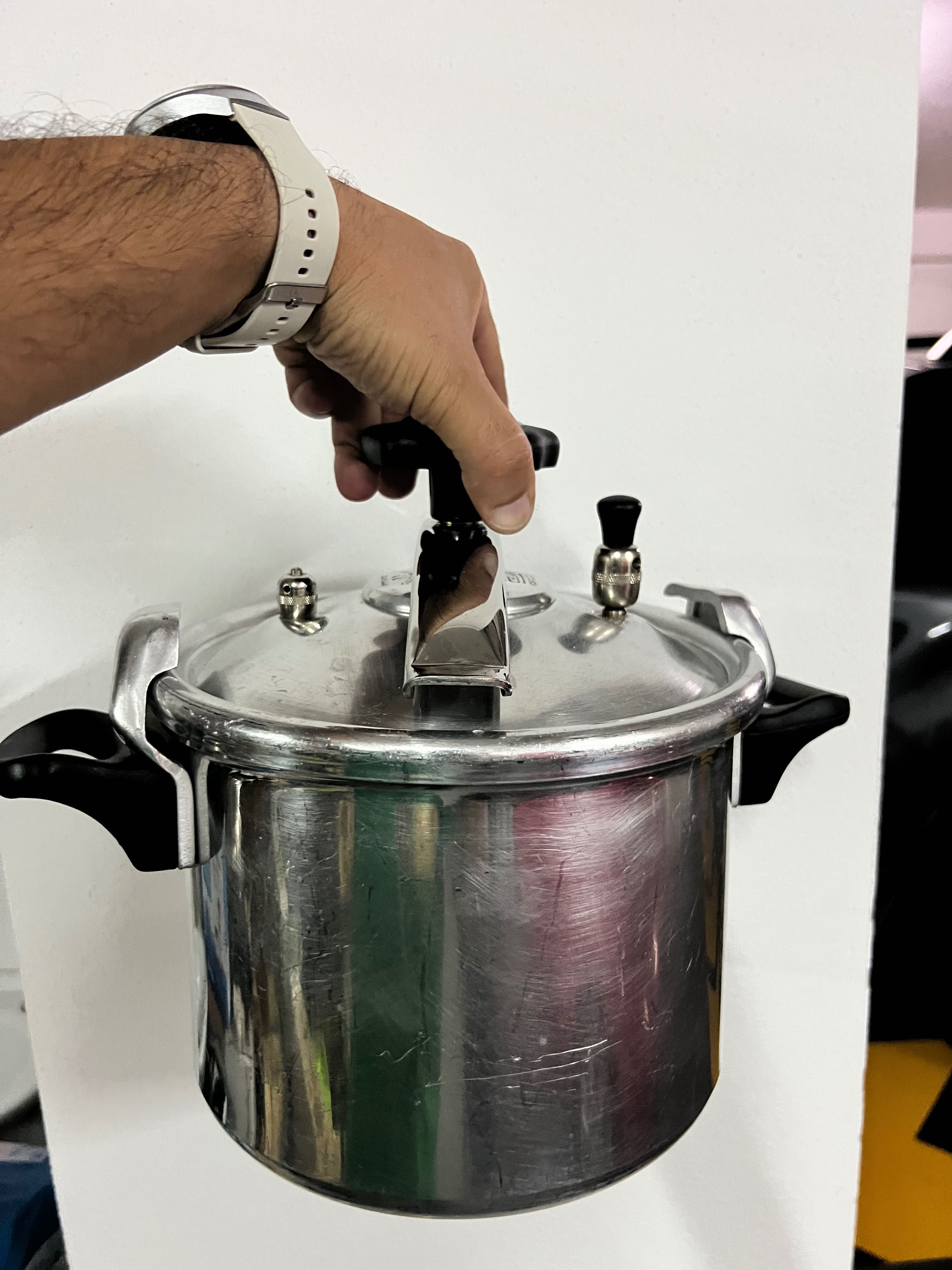Panela de pressão Celar