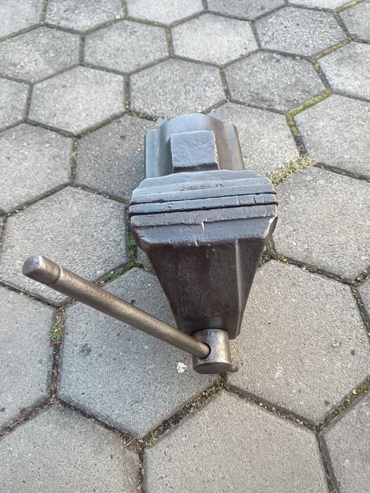 Duże imadło 25 kg , szczeki 15 cm . Stan bdb!