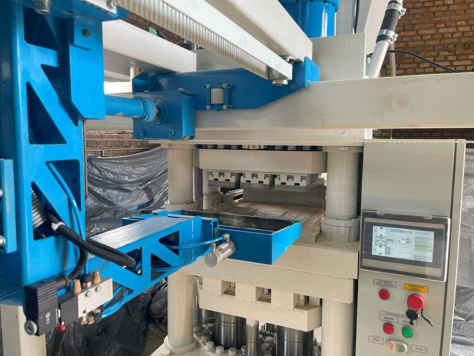 Prasa hydrauliczna PAK 400M do produkcji materiałów budowlanych