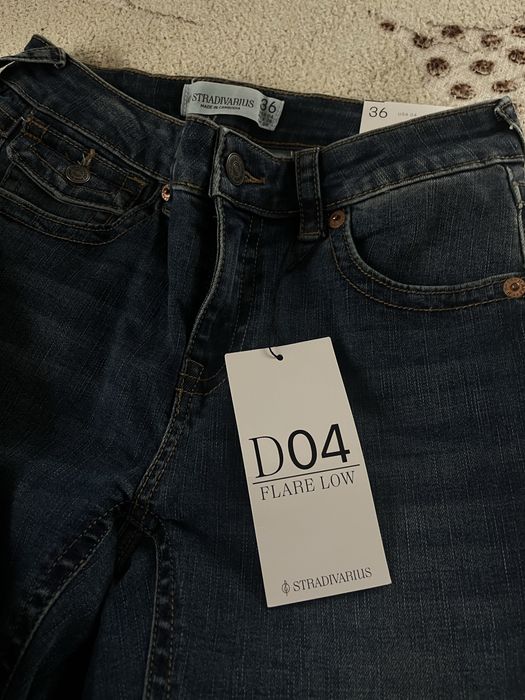 джинси кльош Stradivarius