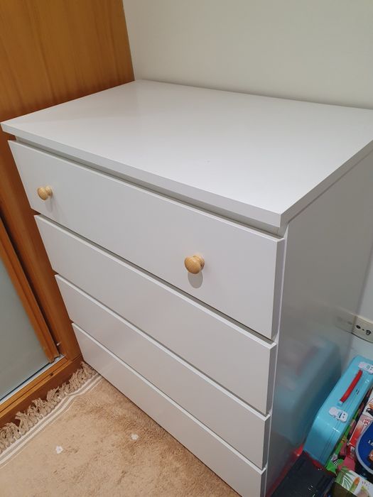 Cómoda Ikea Malm 4 gavetas