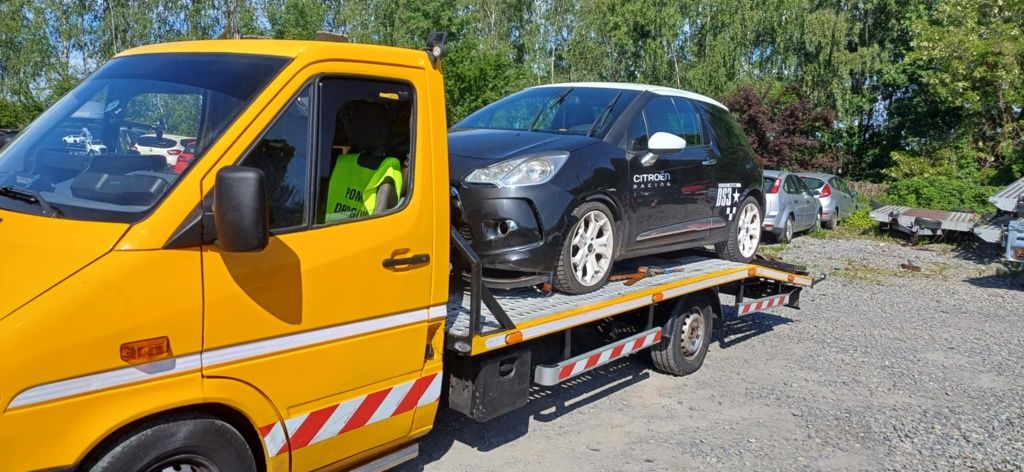 AUTOLAWETA – TRANSPORT SAMOCHODÓW 24/7 

Szybko, bezpiecznie i w