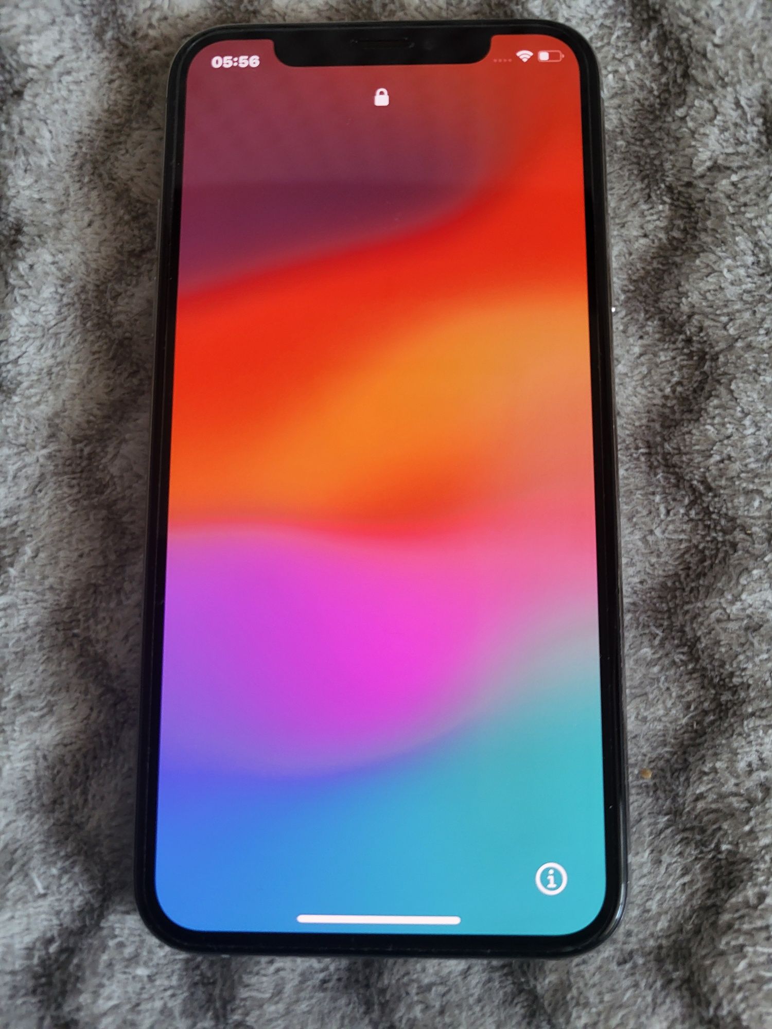 iPhone Xs 256GB срібний